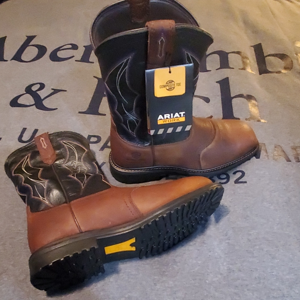 Ariat work boots NWT